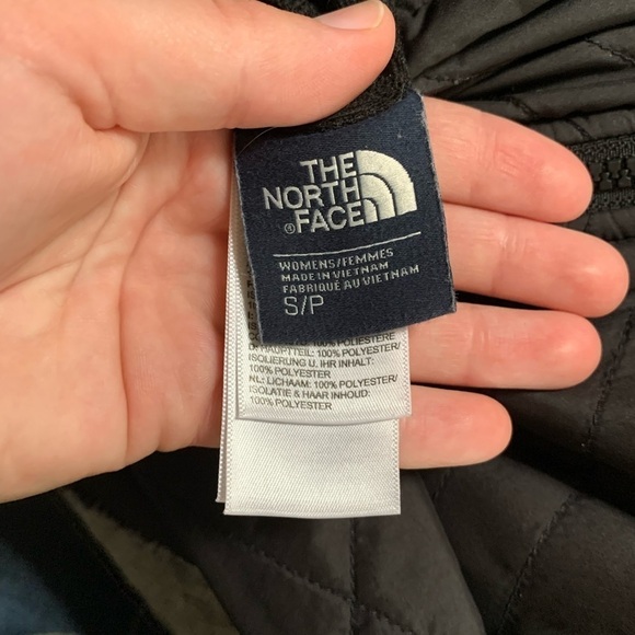 LIKE NEW The North Face REVERSIBLE Jacket - Coat - Picture 3 of 6